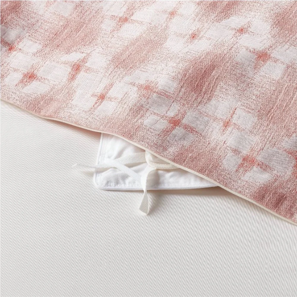 THRESHOLD NWT yarn dye ikat duvet cover and shams -ivory/mauve -king